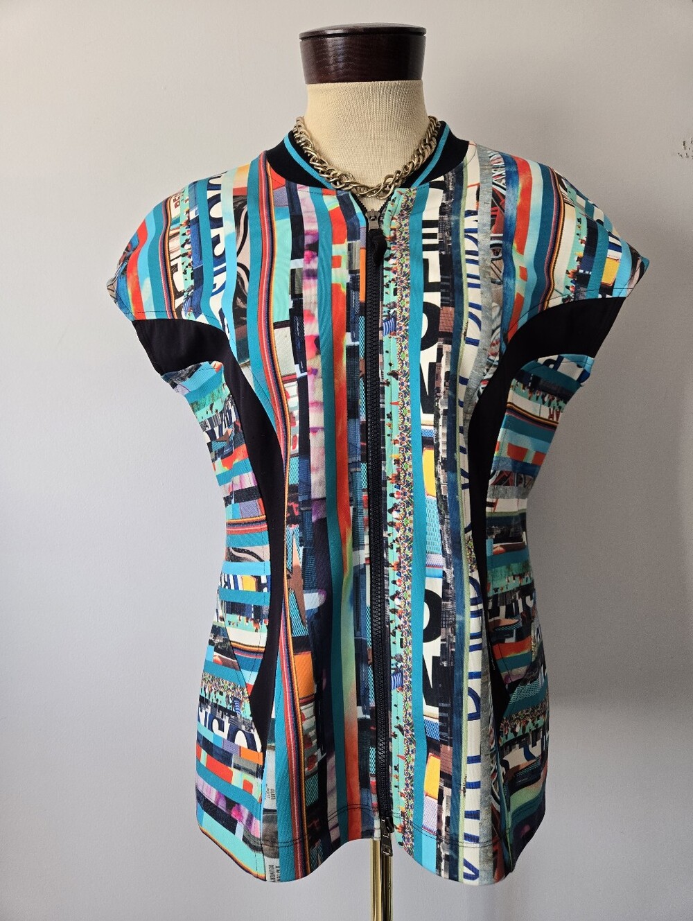 Marc Cain Sport Colorful Zip-Front Cap Sleeve Top. Size Large